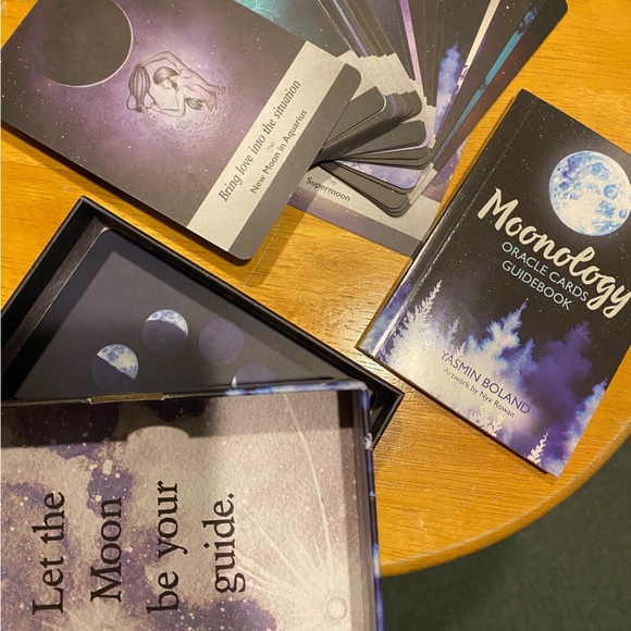 Moonology Oracle Deck by Yasmin Boland - Picture 3 of 3